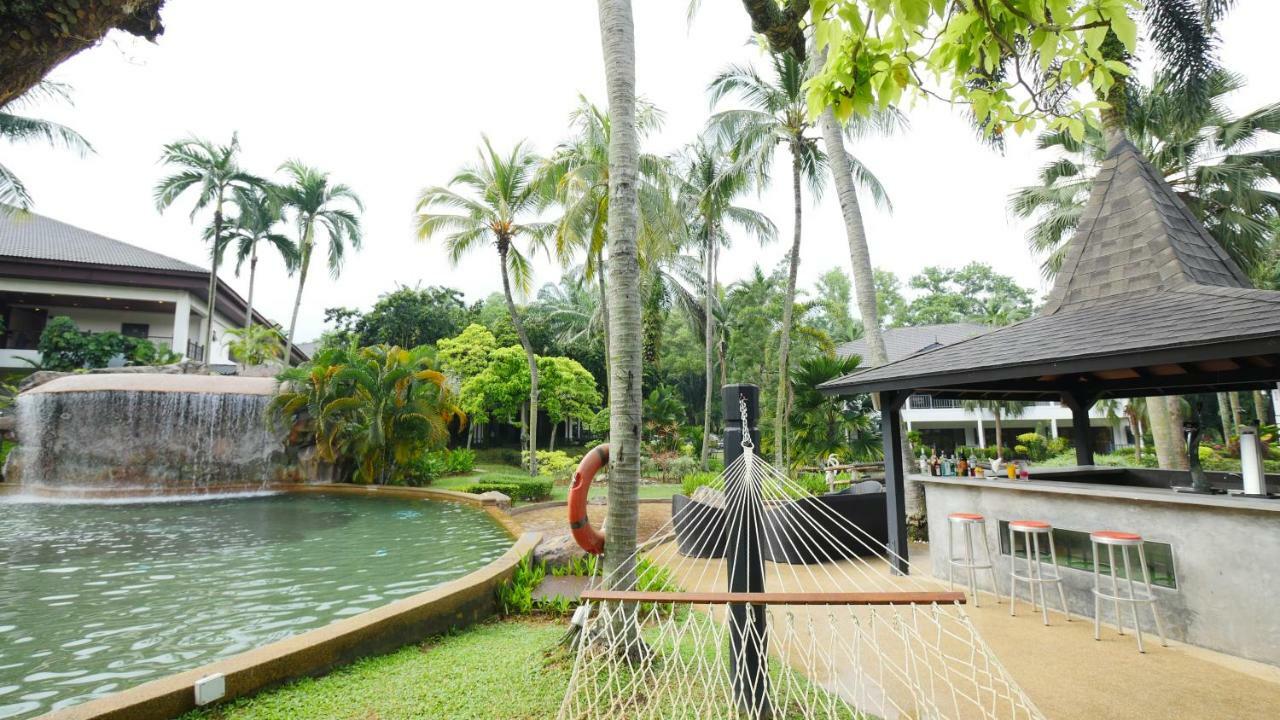 Cyberview Resort & Spa Cyberjaya Eksteriør bilde The swimming pool at the resort